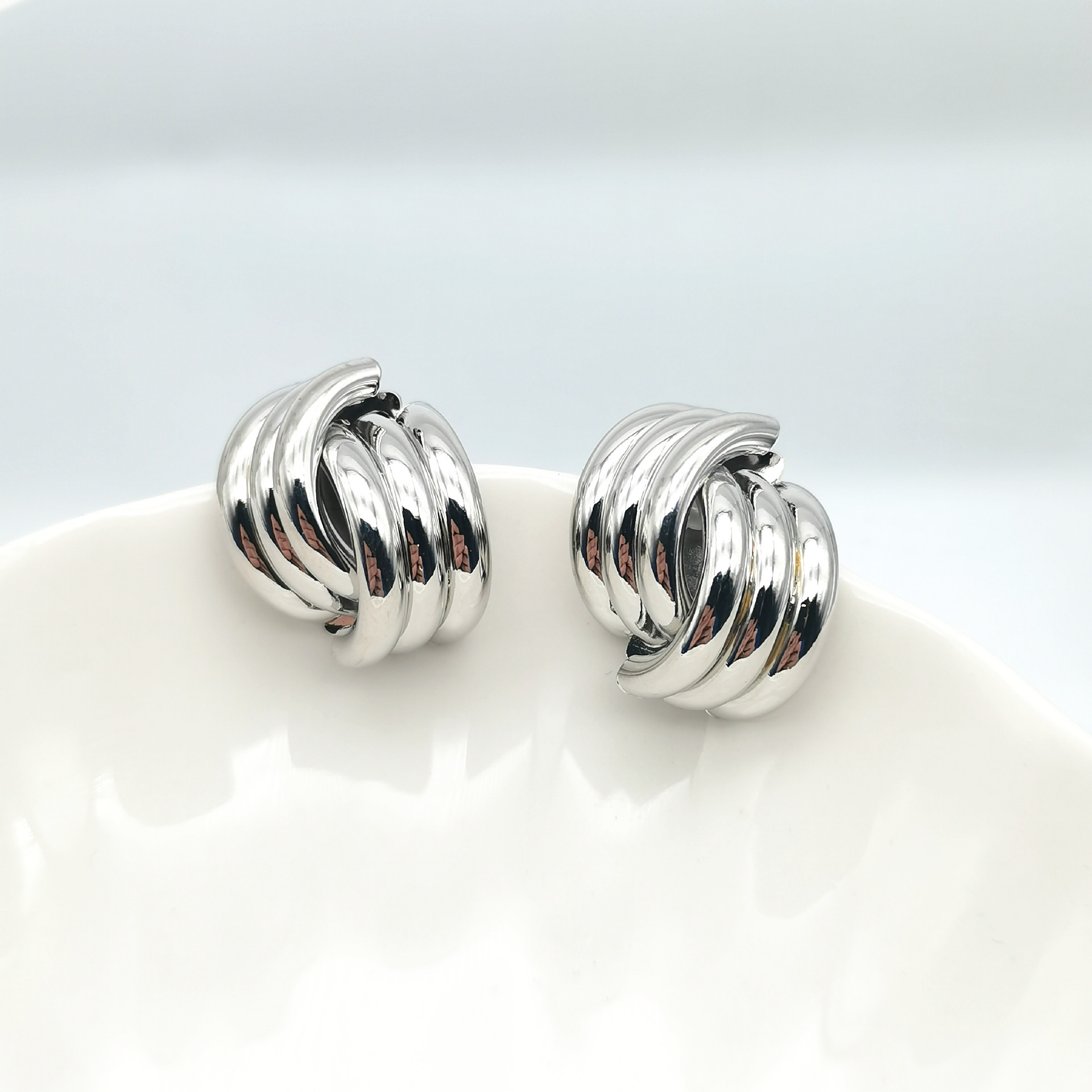 Simple Style Geometric Stripe Alloy Plating Earrings display picture 3