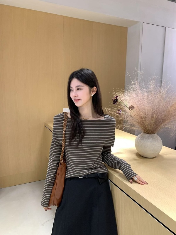 十三行秋季新款翻领条纹一字肩长袖T恤女舒适柔软显瘦百搭上衣潮|undefined