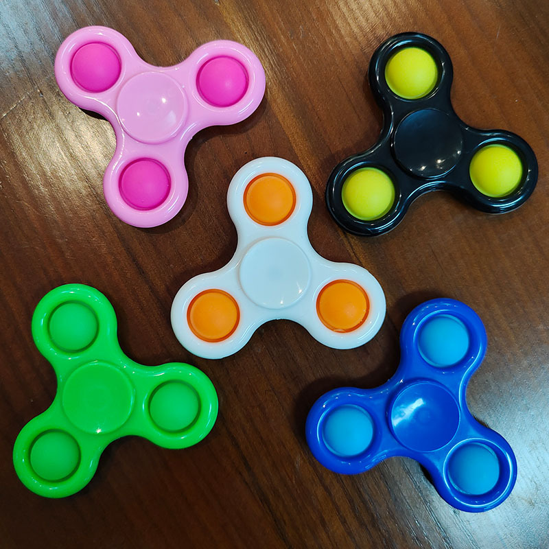 Amazon Cross-border Bestselling New Three-leaf Bubble Fun Finger Spinner Mouse Killing Pioneer Fingertip Spinner Stress Relief Toy