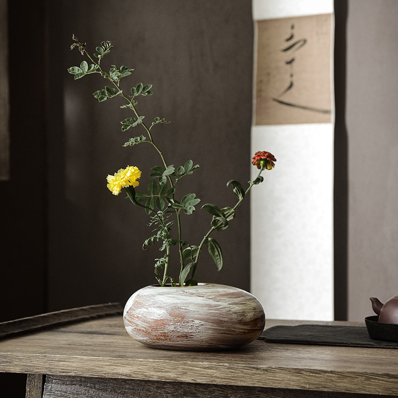 Japanese-style vintage ceramic handmade vase kiln change stoneware dried flower hydroponic flower holder B & B tea room soft decoration home decoration Japanese-style vintage ceramic handmade vase kiln change stoneware dried flower hydroponic flower holder B & B tea room soft decoration home decoration