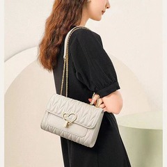 2024新款女包網紅單肩包小眾設計鏈條包女士斜挎包繡線愛心褶皺包