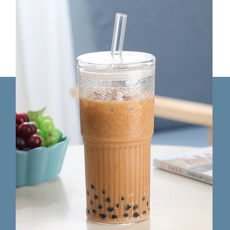Taza de bebida fría de té con leche al por mayor de fábrica Taza de paja de vidrio creativo Taza de agua de patrón vertical simple ins Taza de café de alto valor