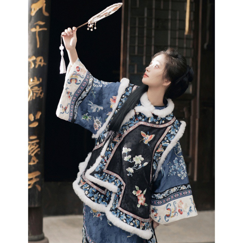Pear Blossom Butterfly Style New Chinese Embroidery Winter Fleece-Lined Versatile Black Vest, Young Lady's Pipa Collar Vest