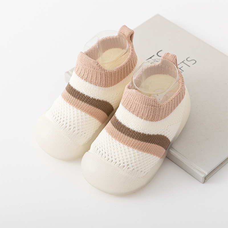 2025 zapatos de bebé primavera y otoño zapatos de bebés calcetines para niños pequeños de interior antideslizantes con suela suave transpirable de verano