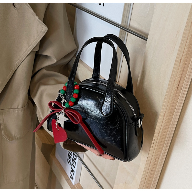 Women's Medium Pu Leather Heart Shape Streetwear Semicircle Zipper Dome Bag display picture 21