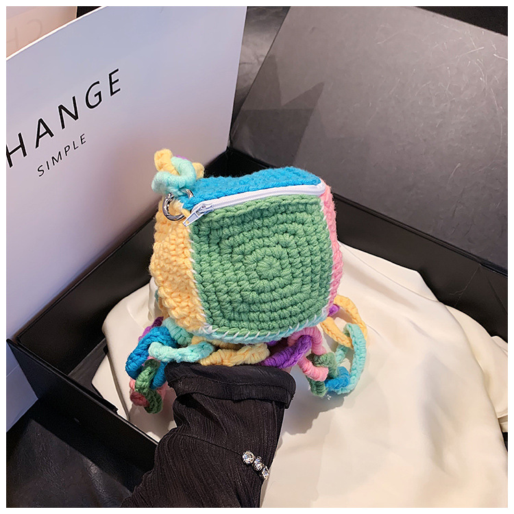 Women's Small Knit Color Block Cute Zipper Crossbody Bag display picture 27