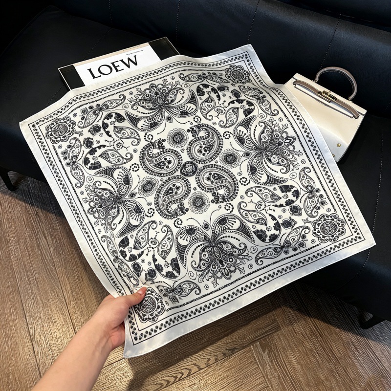 Colección 70*70 nuevo estilo bufanda de seda azul sensación de alta calidad imitación bufanda cuadrada de seda moda todo-fósforo bolsa atada bufanda de pelo