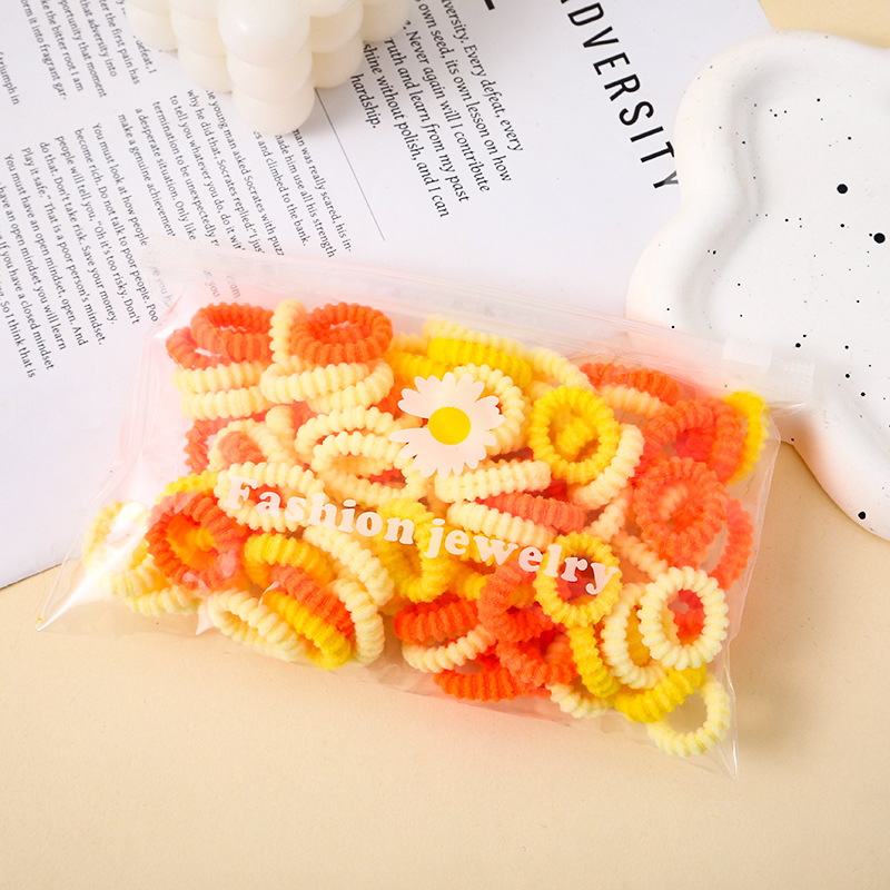 Threaded type 100 pieces 2.5cm yellow color