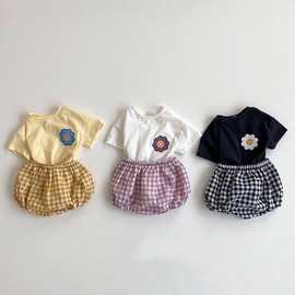 韩版夏款婴幼儿短袖短裤套装可爱笑脸花朵薄棉T恤+格子裤两件套