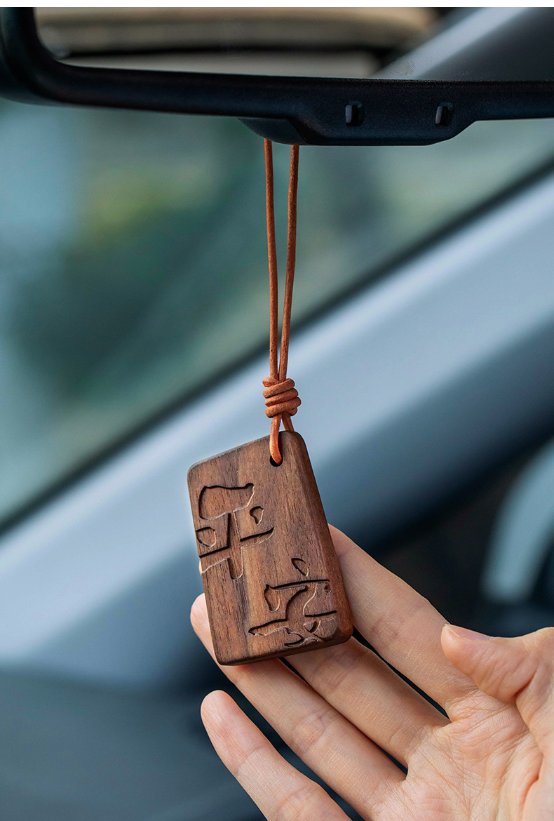 Walnut Wood Peace Sign Car Pendant with a High-End Feel, Female Car Hanging Ornament, Rearview Mirror Car Pendant Gift