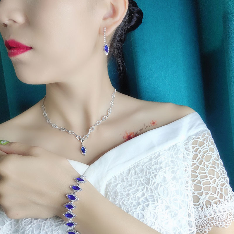 Amazon joyería caliente marca nueva moda joyería nupcial accesorios de boda simple zafiro azul diamante collar pendientes