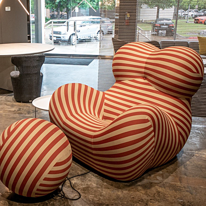 Sillón de Diseño con Forma de Hortensia, Estilo Italiano de Lujo Ligero, para Dormitorio, Sofá Irregular, Asiento Minimalista Italiano