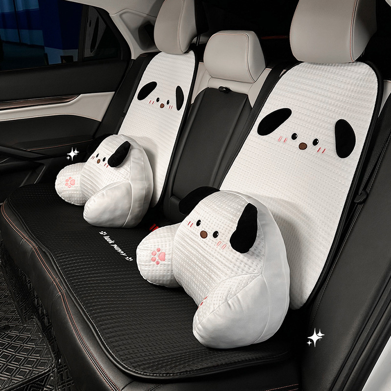 新商品の自動車クッションが可愛いです。|undefined