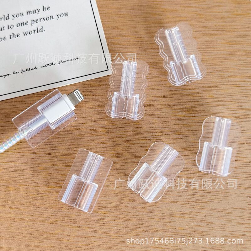 Apple 18W20W charging head protective sleeve bite wire sleeve clip charger shell transparent color material three-piece wire sleeve Apple 18W20W charging head protective sleeve bite wire sleeve clip charger shell transparent color material three-piece wire sleeve