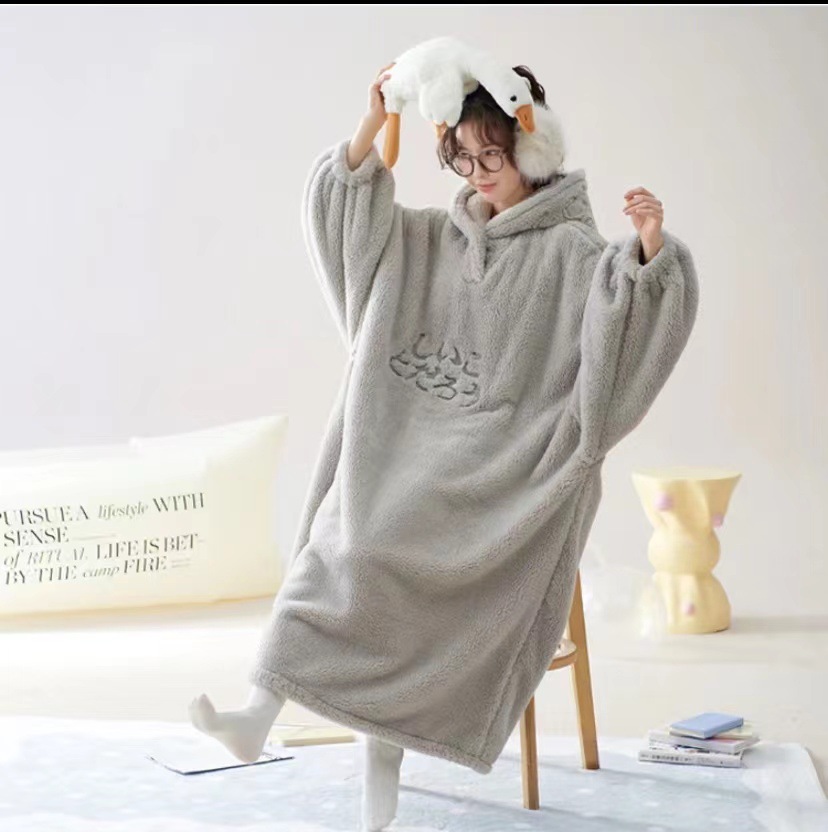 Invierno nuevo camisón de las mujeres más el tamaño franela caliente con capucha casual desgaste casero flojo Falda larga sobre la rodilla