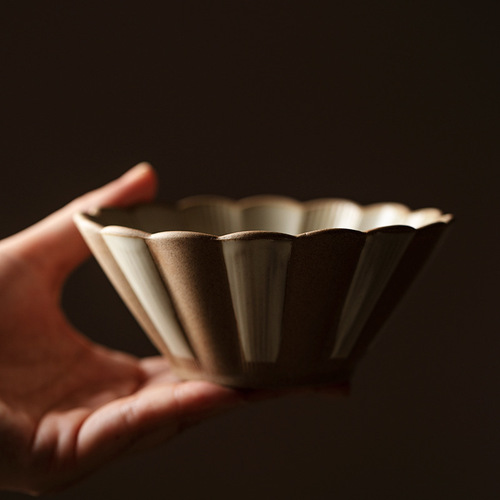 Japanese-style rough glaze tableware retro terracotta bowl set for home, rice bowl and soup bowl ceramic chrysanthemum Western dinner plate and dish set