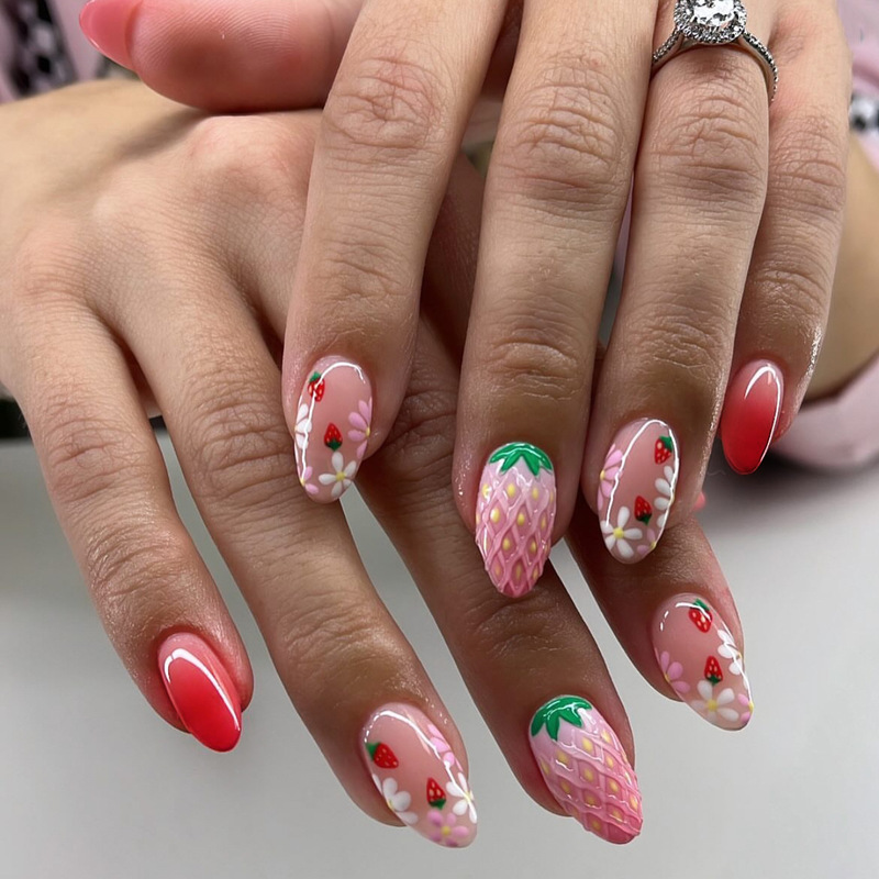 Creative 3D Cute Strawberry New Cross-Border Short Round Glue Fake Nails Export Wholesale Wearable Nails Removable