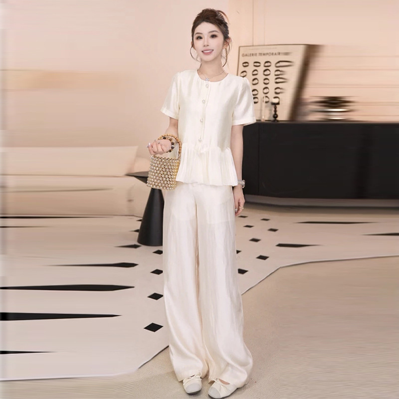 Xiaoxiangfeng ファッションスーツ女性のための 2025 夏の新しいスタイルスリムスプライシング半袖トップワイドレッグパンツ 2 点セット|undefined