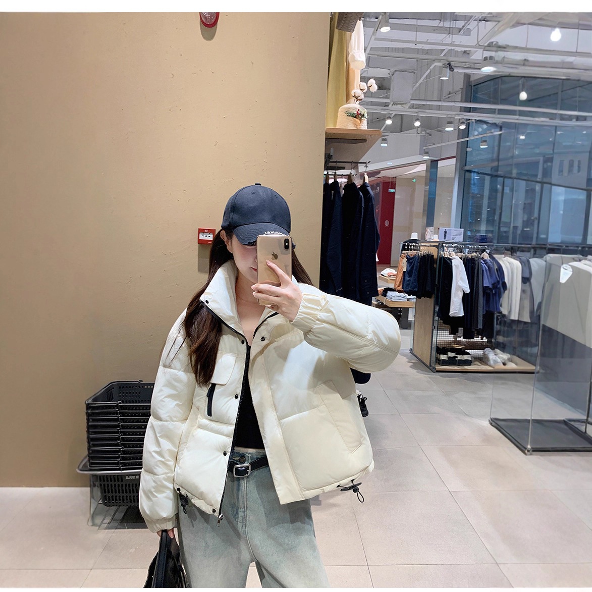 2025 nueva ropa de algodón de invierno corto de mujer pequeña chaqueta de algodón gruesa suelta de estilo coreano pequeño abrigo de moda image 7