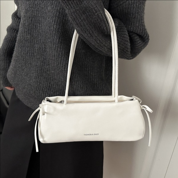 High-End Bags for Women 2026 Spring New Commuter Underarm Bag Fashionable Simple Niche Design Single-Shoulder Baguette Bag