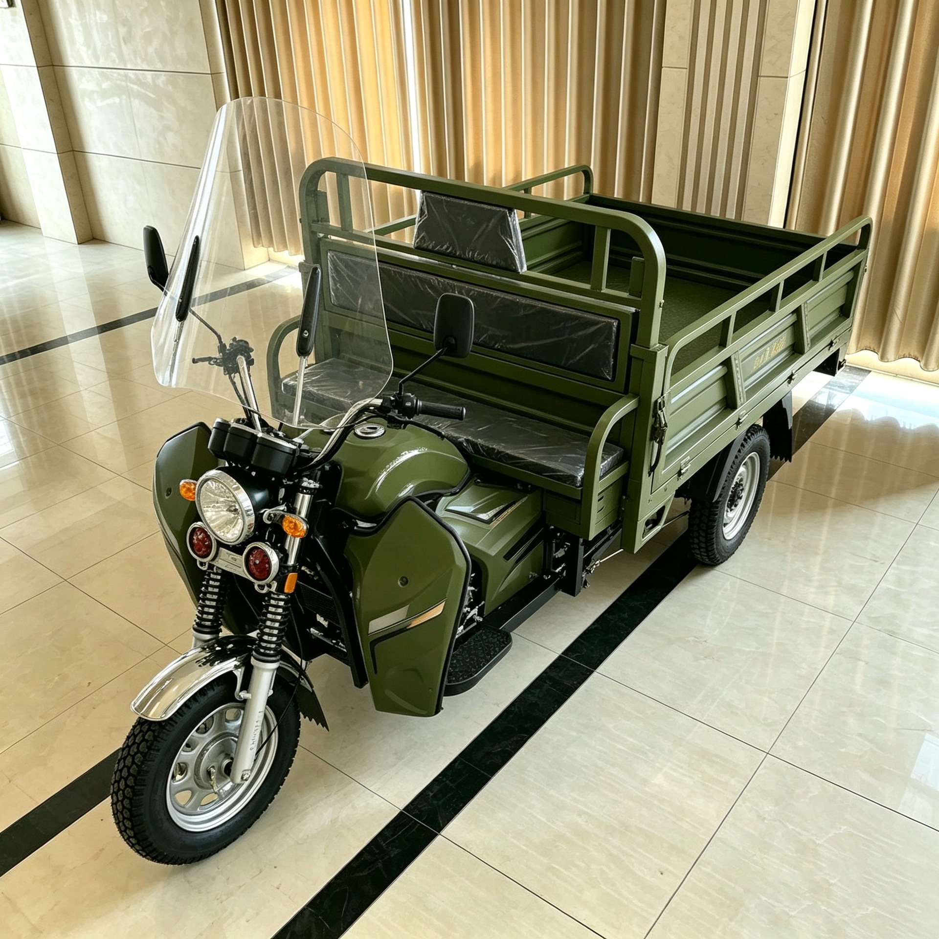 Cross-border export of green fuel-powered three-wheeled passenger vehicles for Southeast Asia, with canopy for passenger transportation