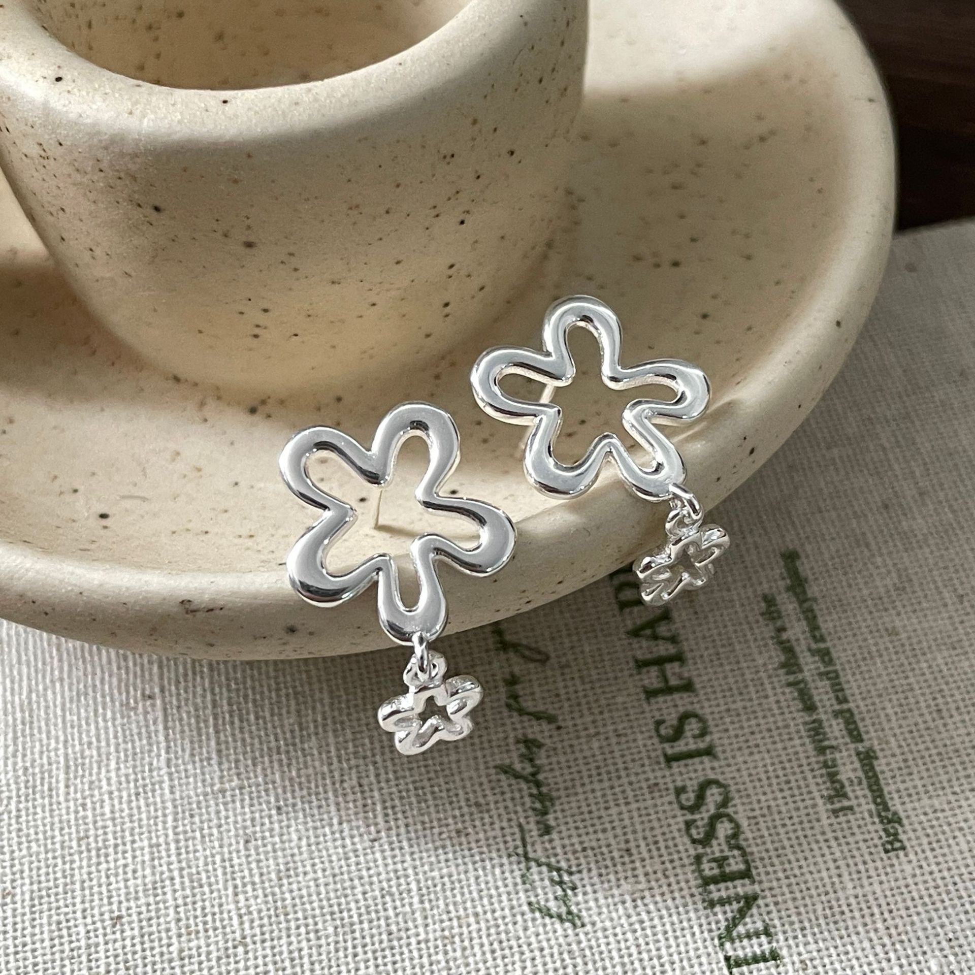 hmqViviiyNSAyin+WuaVtym2xS70UKKCgYaA