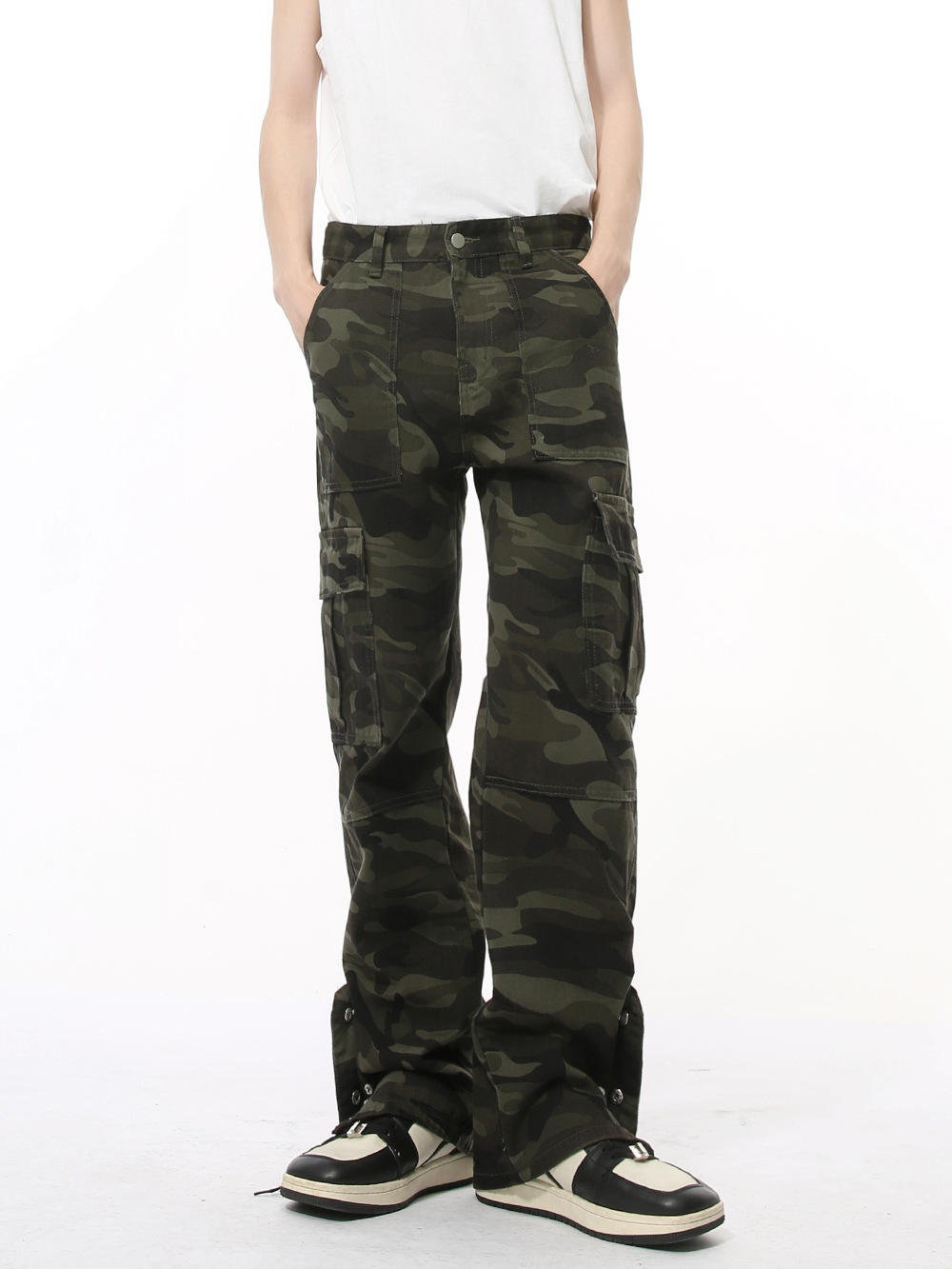 MTLCLOTHES Hombres| Otoño nuevo retro retro calles botones de fila pantalones de camuflaje pie cremallera herramienta jeans hombre