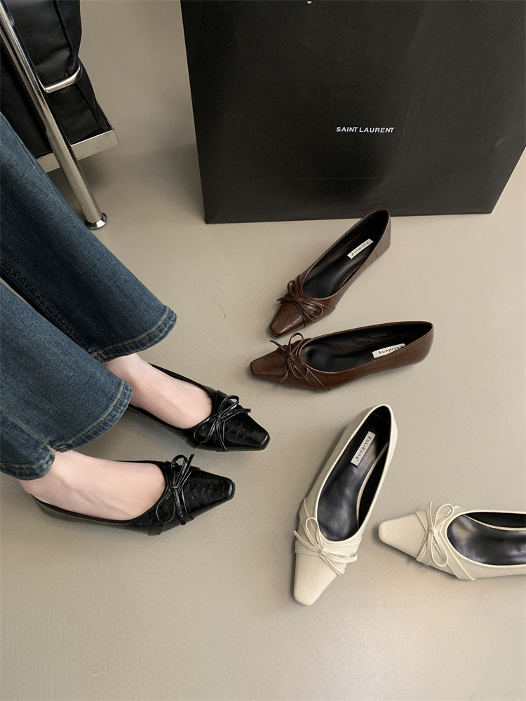 【Tax Not Included】French-Style Low-Heeled Fairy-Like Bowknot Shoes, 2025 Autumn New Model, Elegant Pointed-Toe Shallow Mouth Loafers