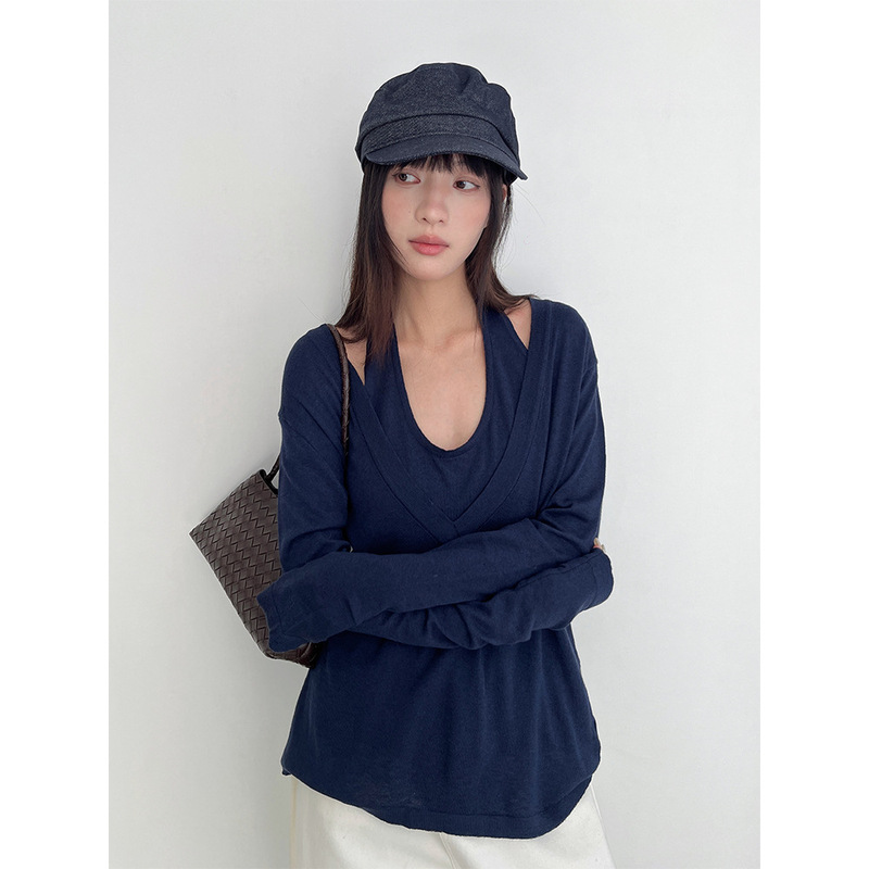 Yuyi's New 2026 Spring Fake Two-Piece Halter Deep V-Neck Knit Sweater for Women, Stylish and Versatile Top A3916 Yuyi's New 2026 Spring Fake Two-Piece Halter Deep V-Neck Knit Sweater for Women, Stylish and Versatile Top A3916