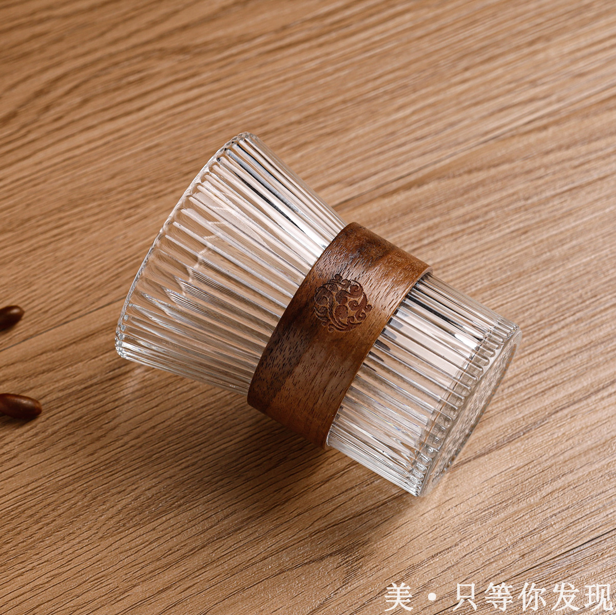 Venta al por mayor taza de café de estilo japonés taza de vidrio resistente al calor té haciendo oreja lavada a mano colgando taza de café de alto patrón vertical taza de té caliente
