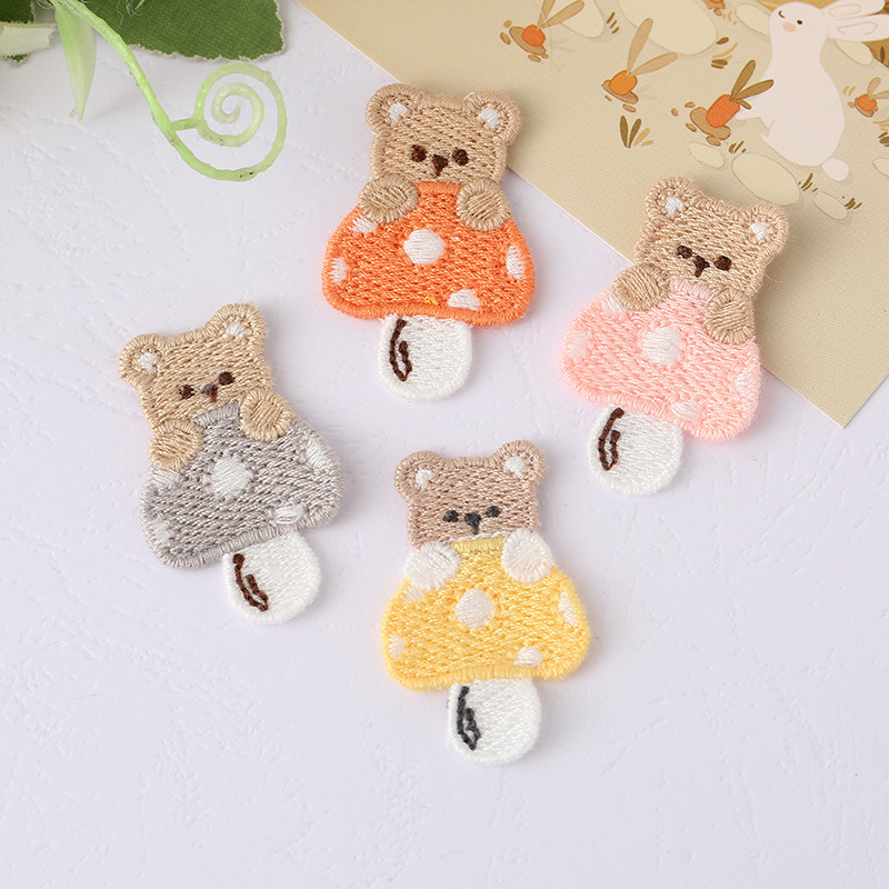 新しい刺繍布ステッカー漫画キノコクマベビー子供服アクセサリー韓国語版穴パッチ装飾ステッカーパッチステッカー卸売|undefined