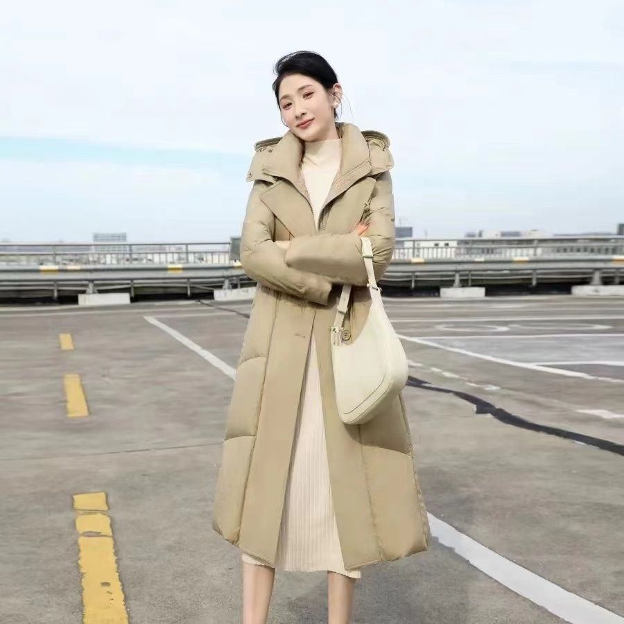 殴货风衣羽绒服女2025新款小个子穿搭连帽白鸭绒收腰气质清甩