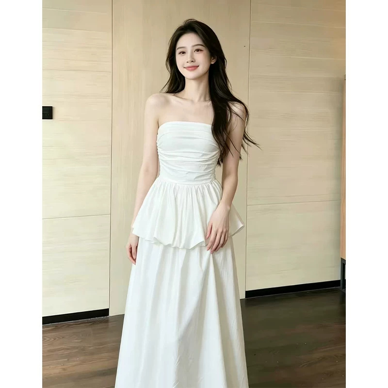 White satin strapless robe, simple morning gown, bridal wedding dress, slim-fit evening dress for engagement and marriage registration White satin strapless robe, simple morning gown, bridal wedding dress, slim-fit evening dress for engagement and marriage registration