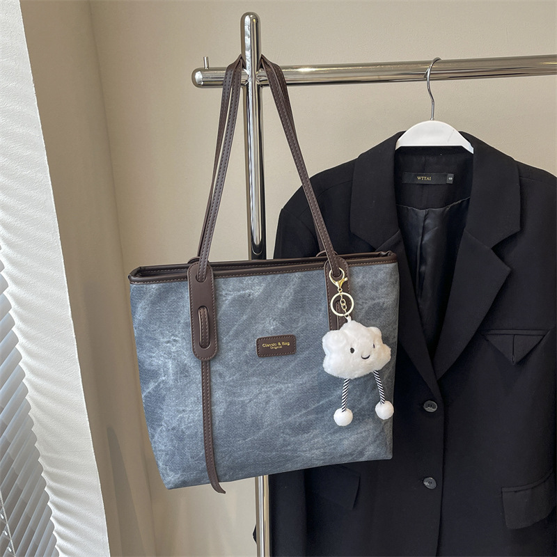 펜던트 블루 첨부