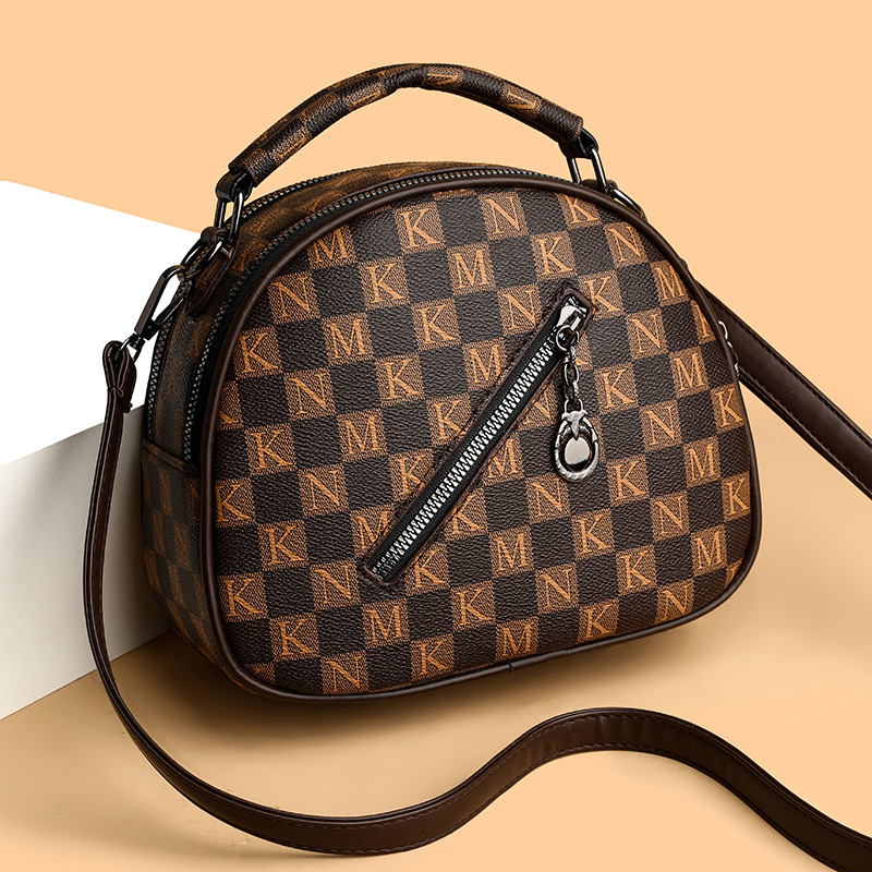 도매 대용량 국경 가방 여성의 새로운 패션 간단한 유행 어깨 가방 통근 올 매치 어깨 크로스 바디 백