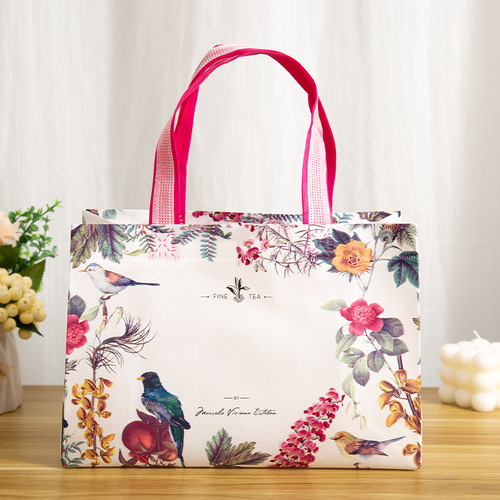 Three-dimensional non-woven coated bag, colorful large shopping bag for shopping mall, clothing store tote bag with logo printing