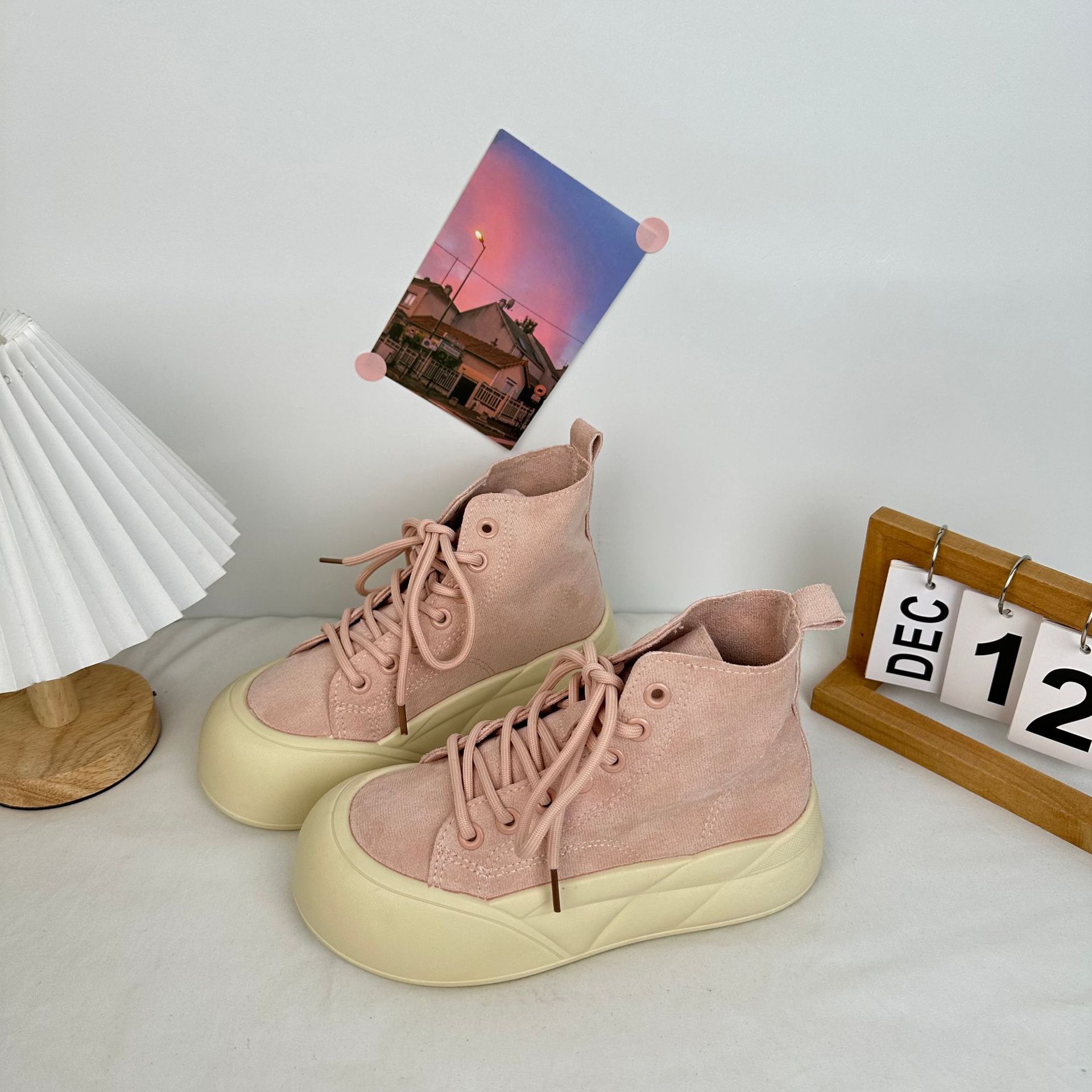 Yuanbo 2024 otoño zapatos de lona de alta altura, zapatos deportivos casuales, zapatos de suela gruesa, zapatos de mujer coreanos.