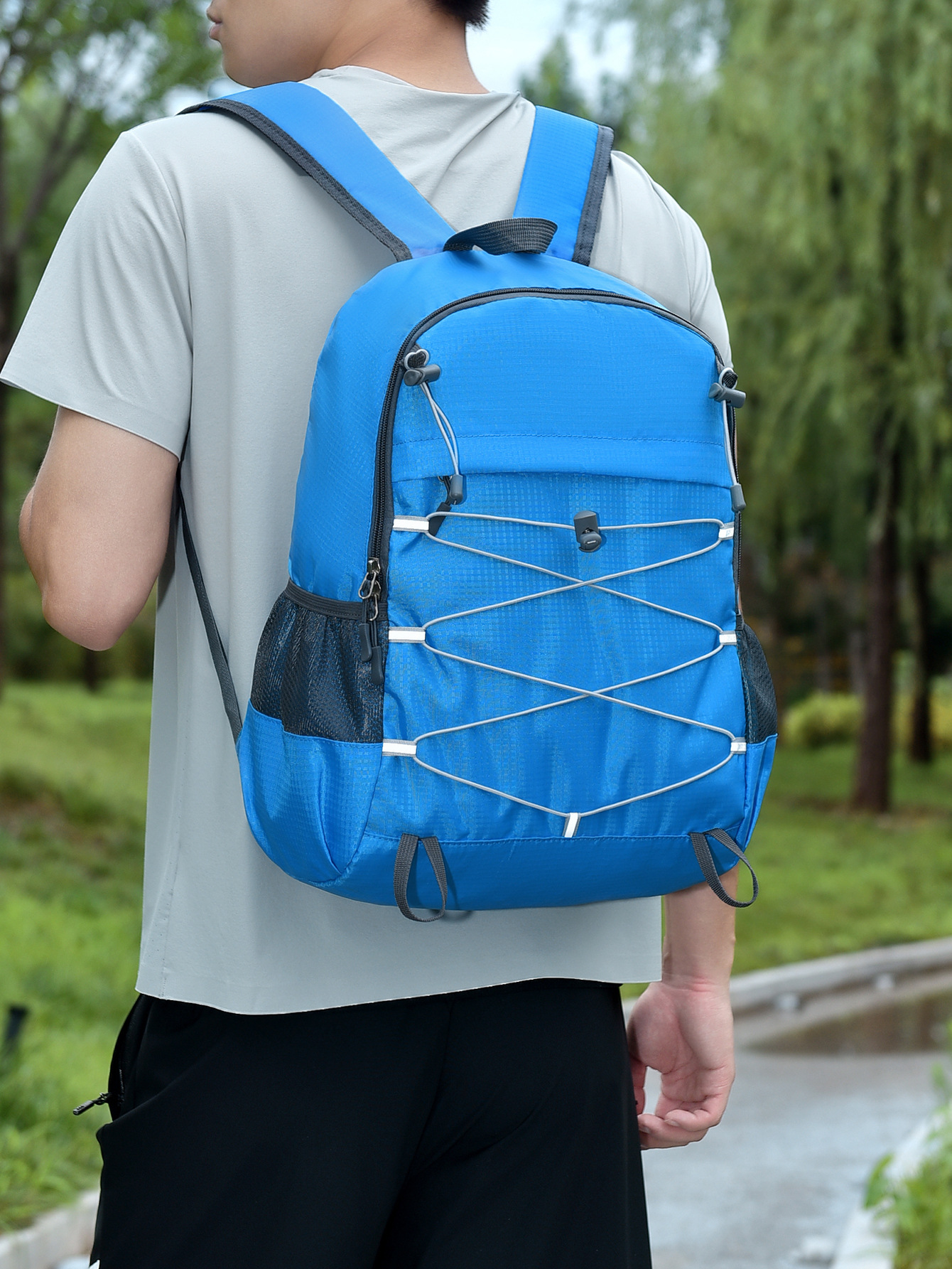 Mochila de Senderismo Plegable de Nylon Impermeable y Ultraligera para Deportes al Aire Libre image 1