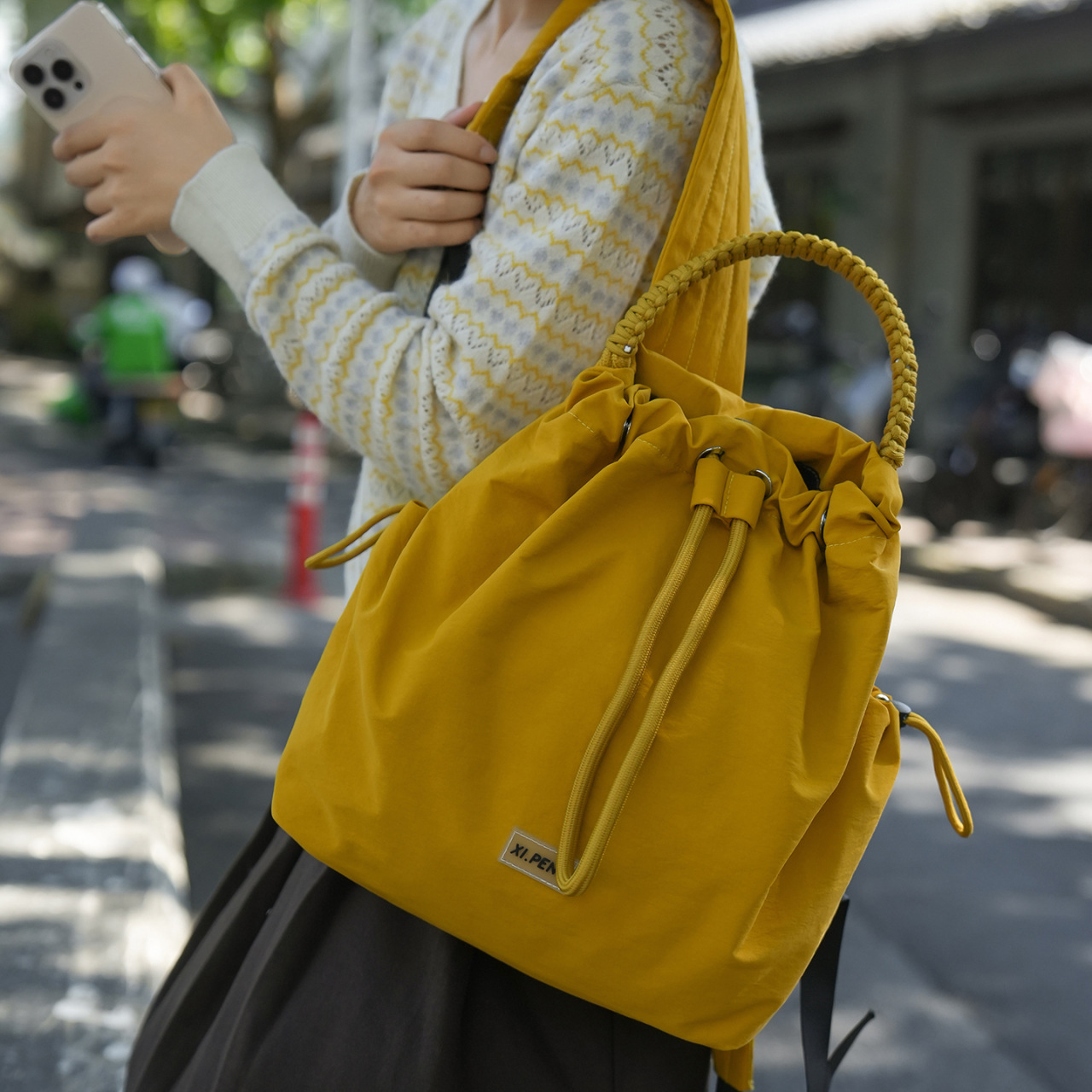 大容量书包女高中生休闲户外旅行背包2025新款慵懒风百搭双肩包女