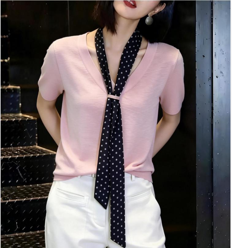 Áo hai dây phối áo len ngắn tay cổ tròn họa tiết chấm bi vintage, chất liệu Tencel mềm mại — màu hồng, màu trắng ngà, màu vàng chi tiết 2