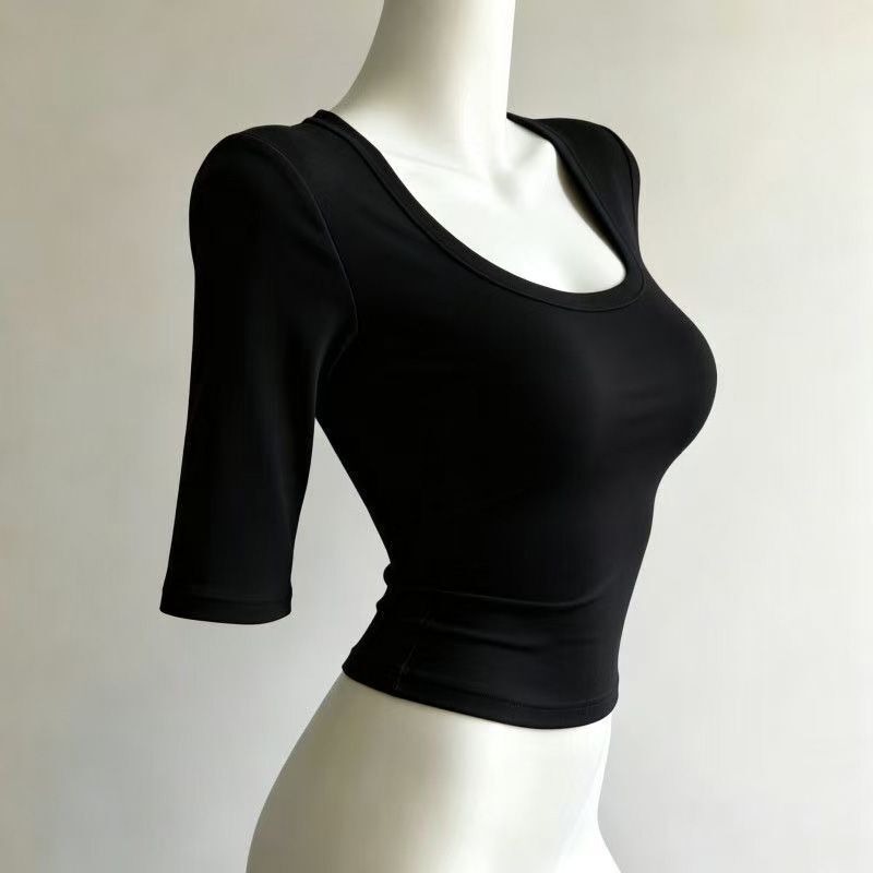 Short black U-neck mid-sleeve top for women, sweet and spicy, low-neck, slim-fit, tight-fitting, niche, subtly alluring, half-sleeve T-shirt Short black U-neck mid-sleeve top for women, sweet and spicy, low-neck, slim-fit, tight-fitting, niche, subtly alluring, half-sleeve T-shirt