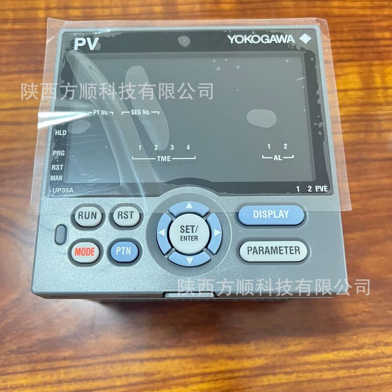 Temperature Controller/Regulator Yokogawa Up35A Compact Program Controller Up35A-001-11-00