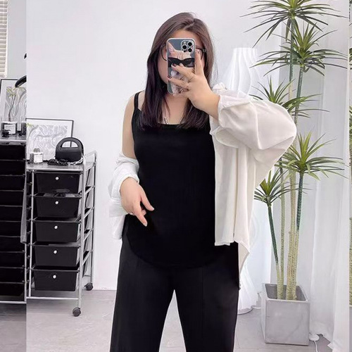 Women's strapless underwire camisole for layering, black and white, plus-size, comfortable and loose fit, suitable for spring commuting, thin and flattering.