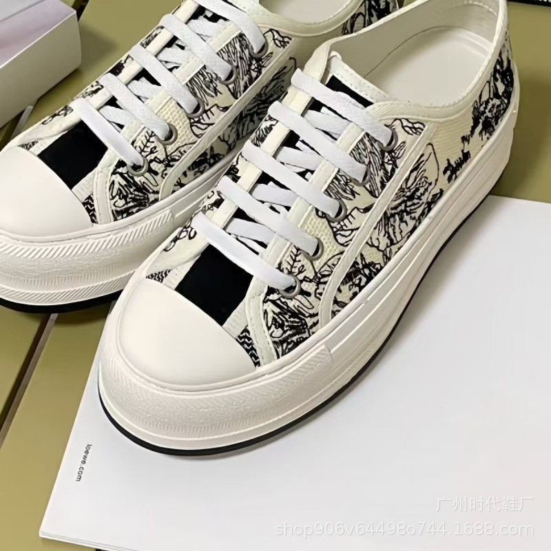 D casa zapatos de lona bordados mujer 2024 nueva celebridad de Internet con cordones zapatos blancos con suela gruesa para aumentar las zapatillas deportivas casuales