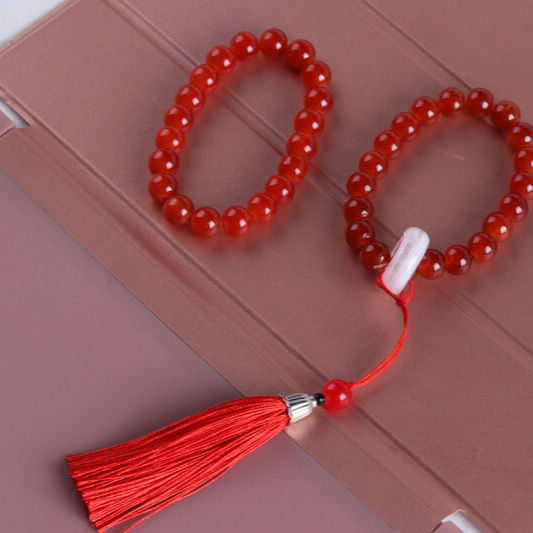 핸드 헬드 레드 두 조각