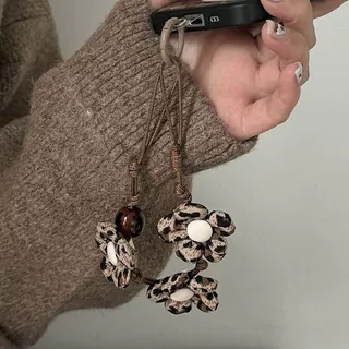 立体花朵手机挂绳手腕短款ins时尚简约风结实耐用油蜡绳钥匙扣潮d
