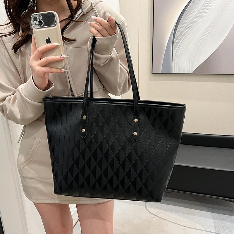Túi tote nữ cỡ lớn đa năng chất liệu PU, túi đeo vai đi làm phong cách thường ngày — Màu trắng be, Màu xanh lam, Màu đen, Màu đỏ chi tiết 20