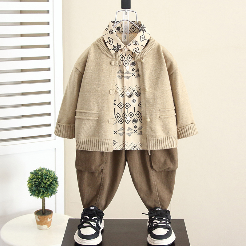 5949 traje de suéter para niños 2025 otoño nuevo estilo rebeca de otoño para niños de tres piezas bebé primavera y otoño nuevo estilo chino