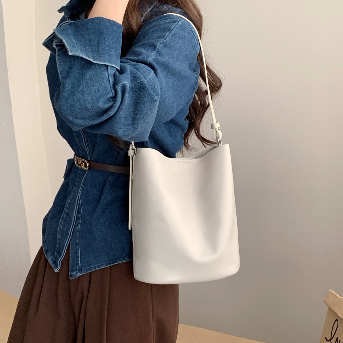 实力工厂批发贴牌加工真皮包包头层植鞣牛皮高级感单肩斜挎水桶包