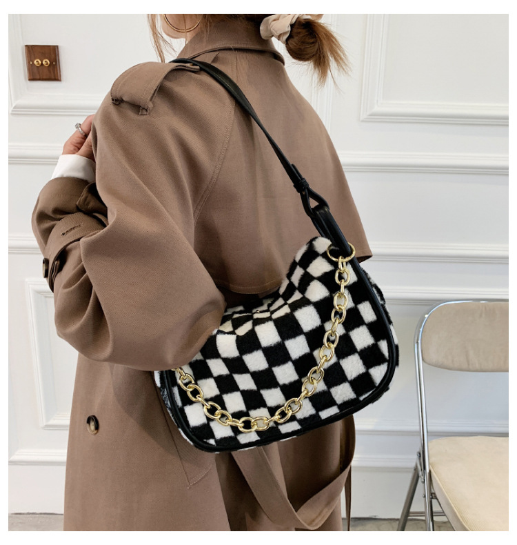 Autumn and winter plush handbags 2021 new fashion checkerboard single shoulder messenger chain big bagpicture13